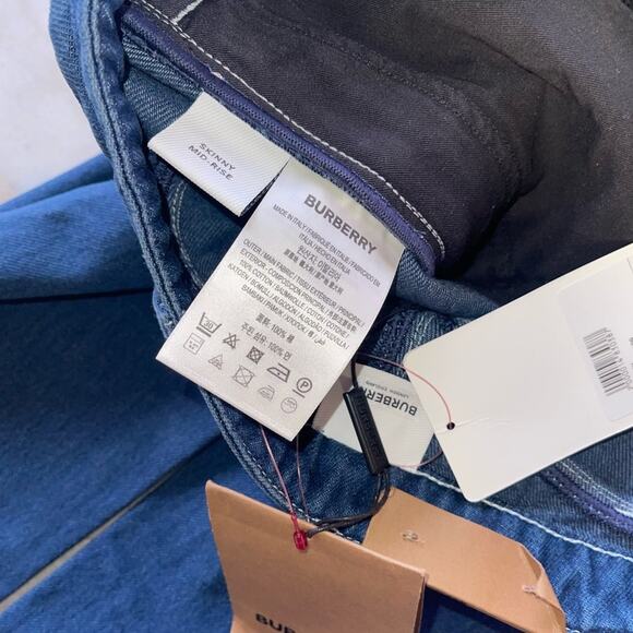 Burberry Heart-Stitch Motif Denim Skinny Jeans in Dark Wash - Picture 16 of 17